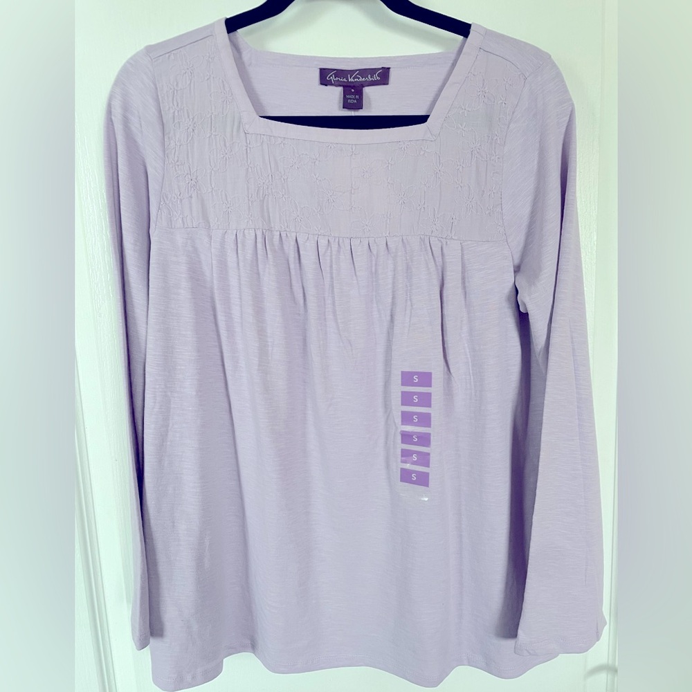 12.-A Gloria Vanderbilt lavender boho peasant blouse NWT 42.00